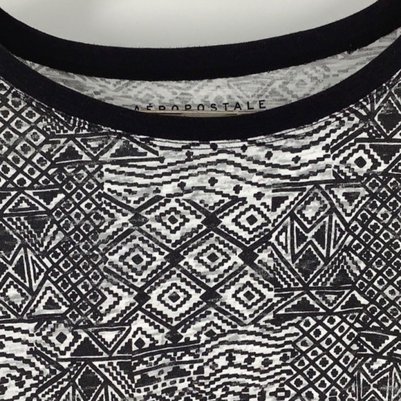 AEROPOSTALE Geometric tribal short sleeve crop top - Picture 8 of 9